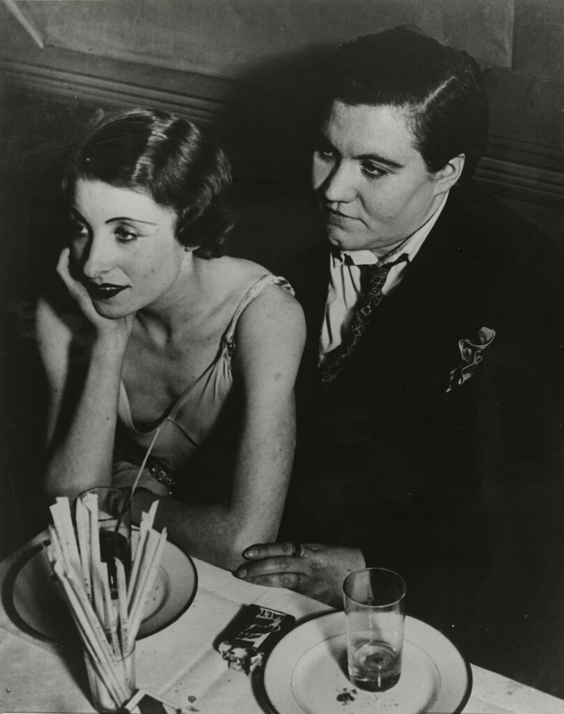 Brassaï, Couple de femmes (La grosse Claude et son amie), Au Monocle, 1933